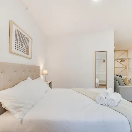 By The River - Alcantara リスボン