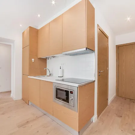 Apartment By The River - Alcantara