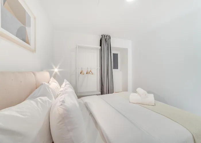 By The River - Alcantara Apartman