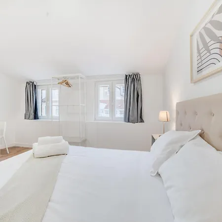 By The River - Alcantara Appartement