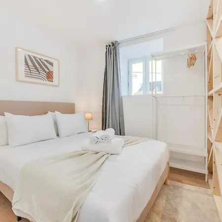 By The River - Alcantara Appartement